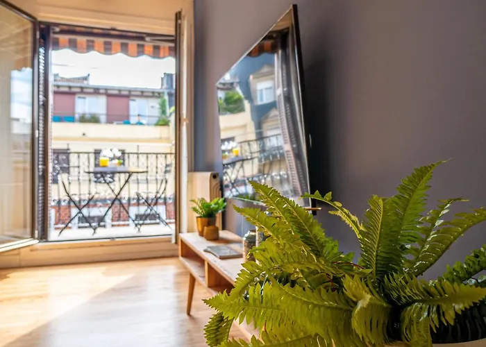 Patagonia Downtown & By Beauty